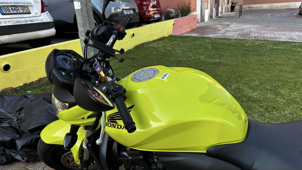 Vendo moto Hornet 600 semi-nova