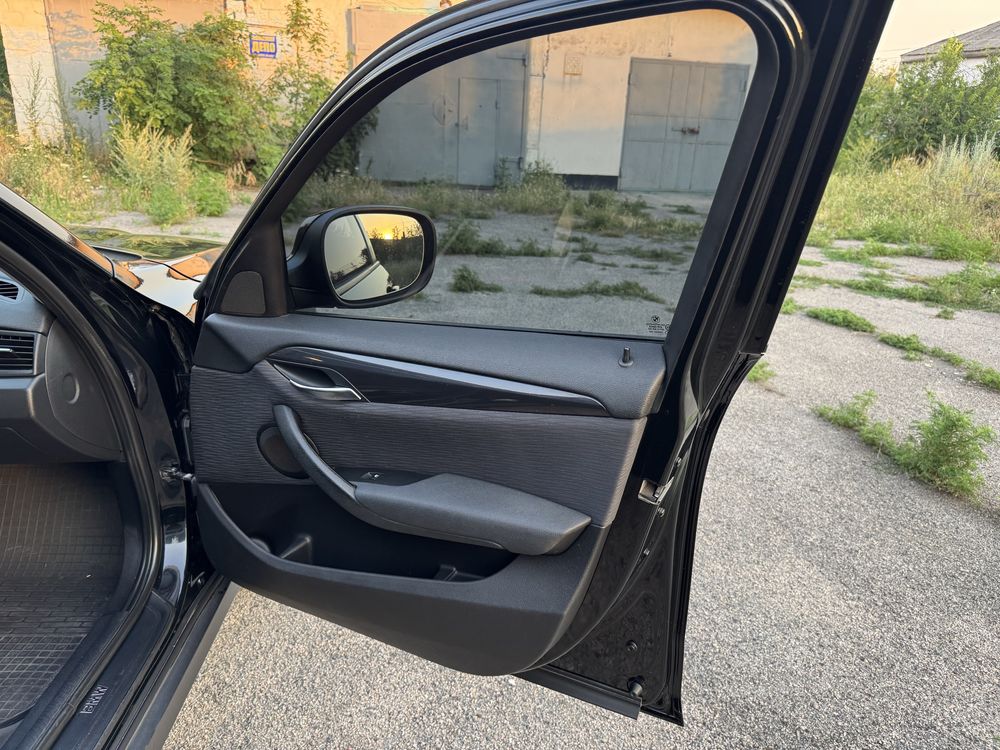 П р о д а м BMW X1