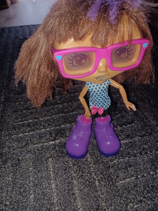 Lalka  interaktywna.