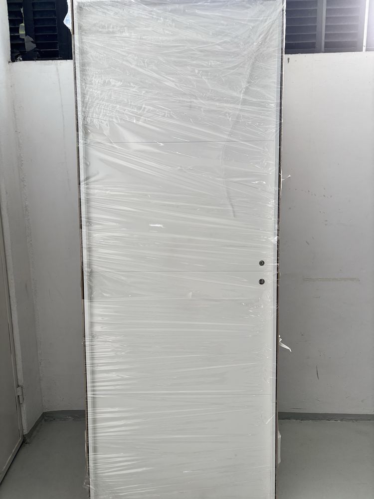 Portas maciço lacado Geom com garantia com molduras e guarnições