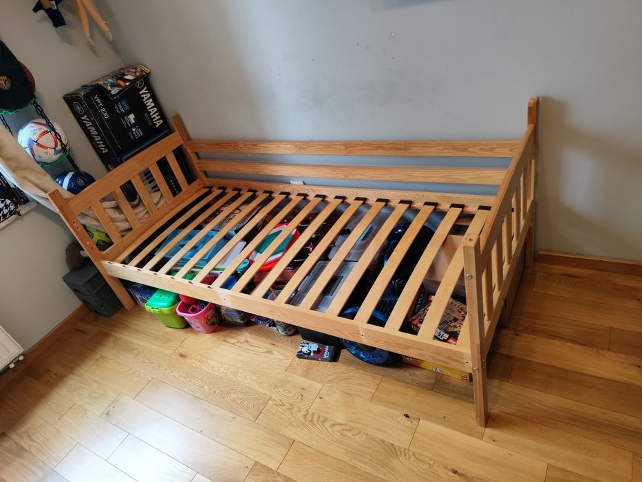Łóżko drewniane 190x80cm ze stelażem pod materac