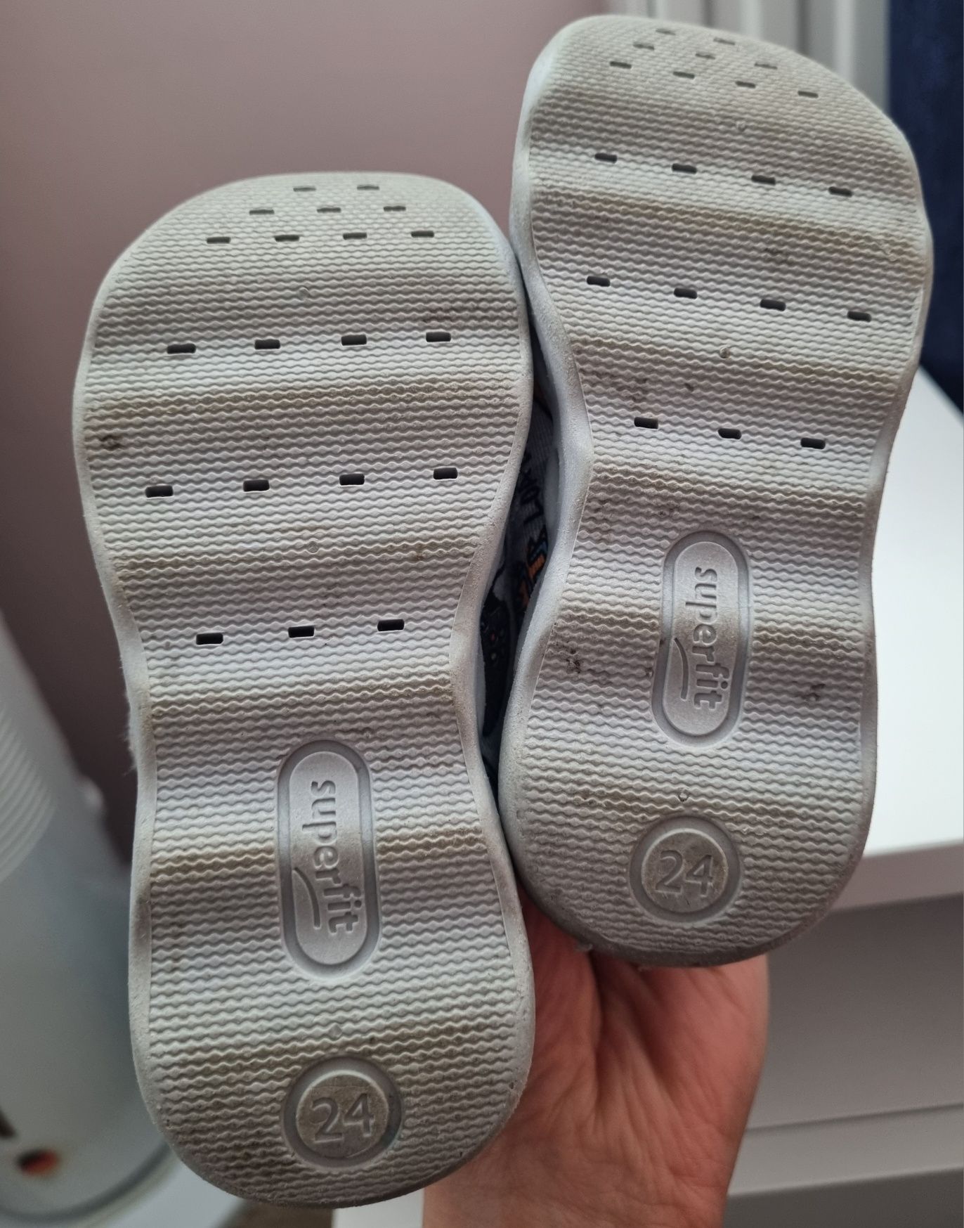 Buty do przedszkola Superfit r. 24