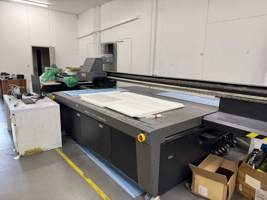 Drukarka UV LED CMYK + W + V