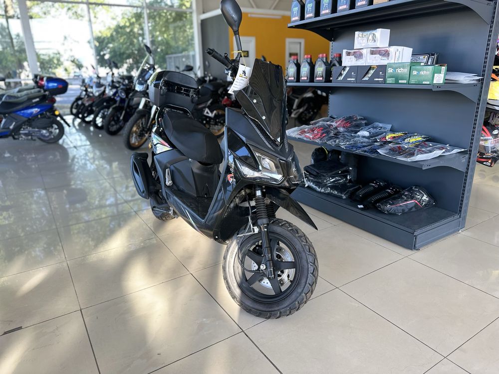 Скутер SPARK SP150S-19BN