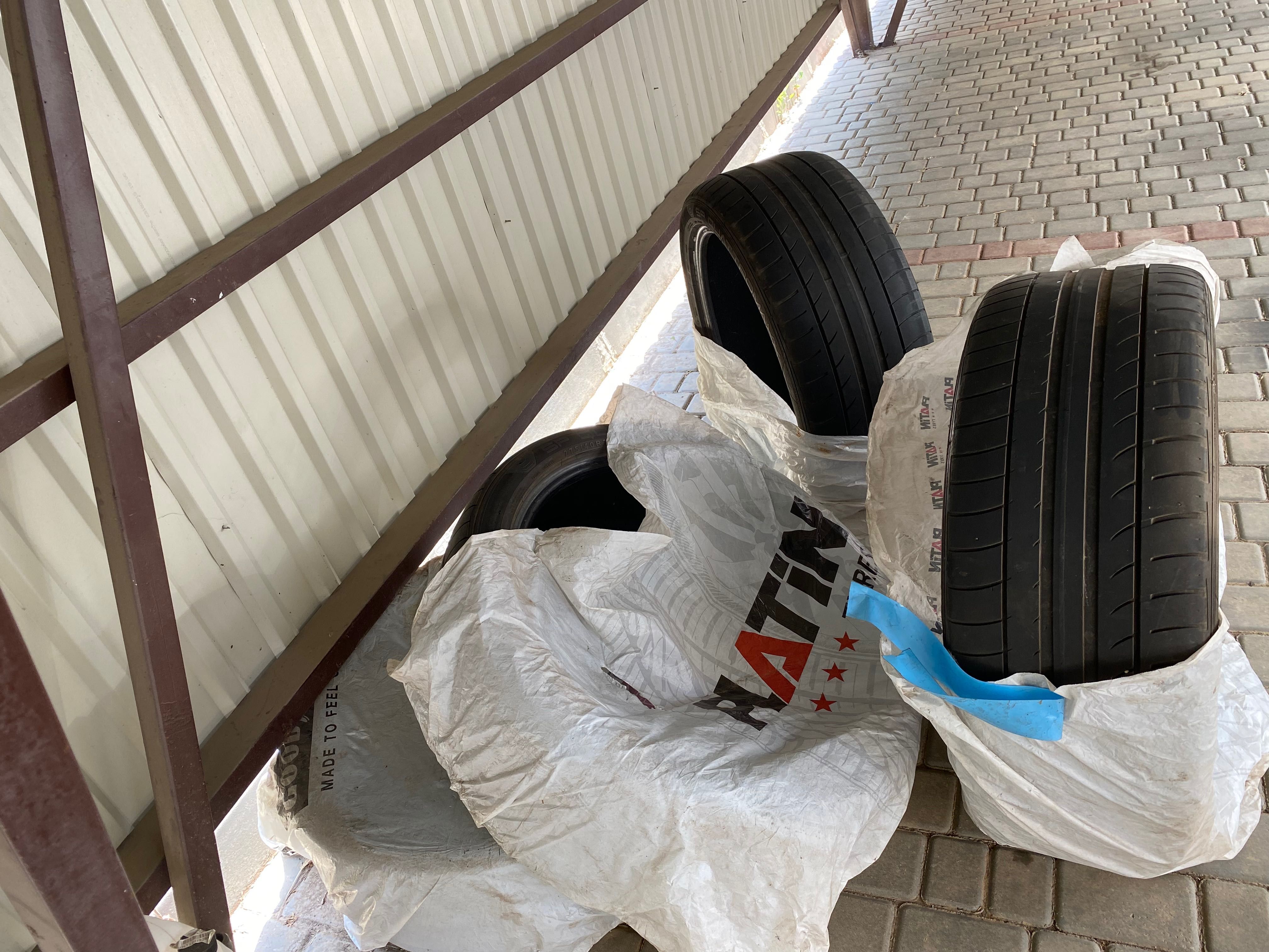 Dunlop 275/40/22