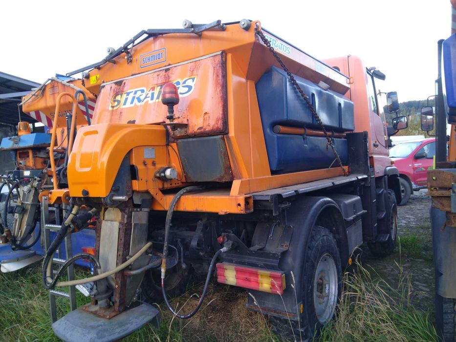 Unimog U 300 zarejestrowany ciągnik rolniczy pług piaskarka Schmidt