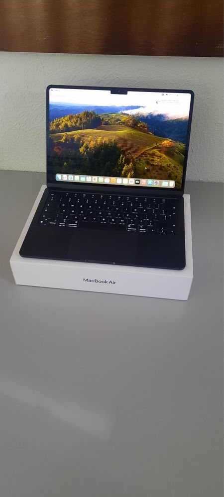 Apple MacBook 13,3