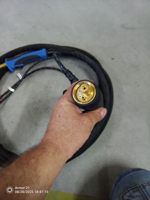 Tocha de semiautomatica com sistema de refrigeração