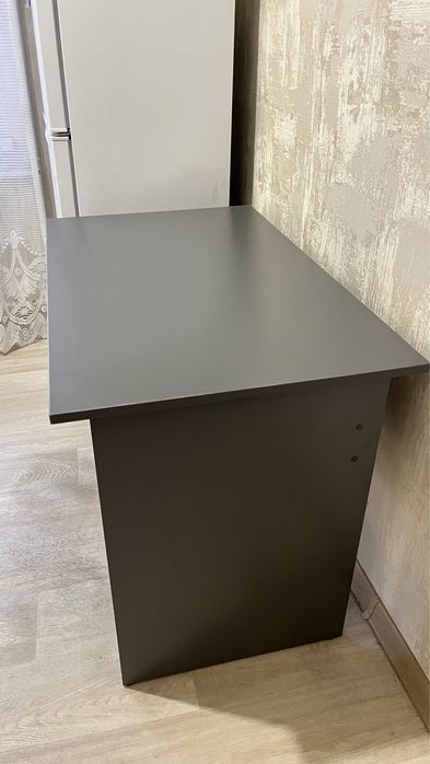 Стіл ДСП. Новий стан. Для дитини, не великий!