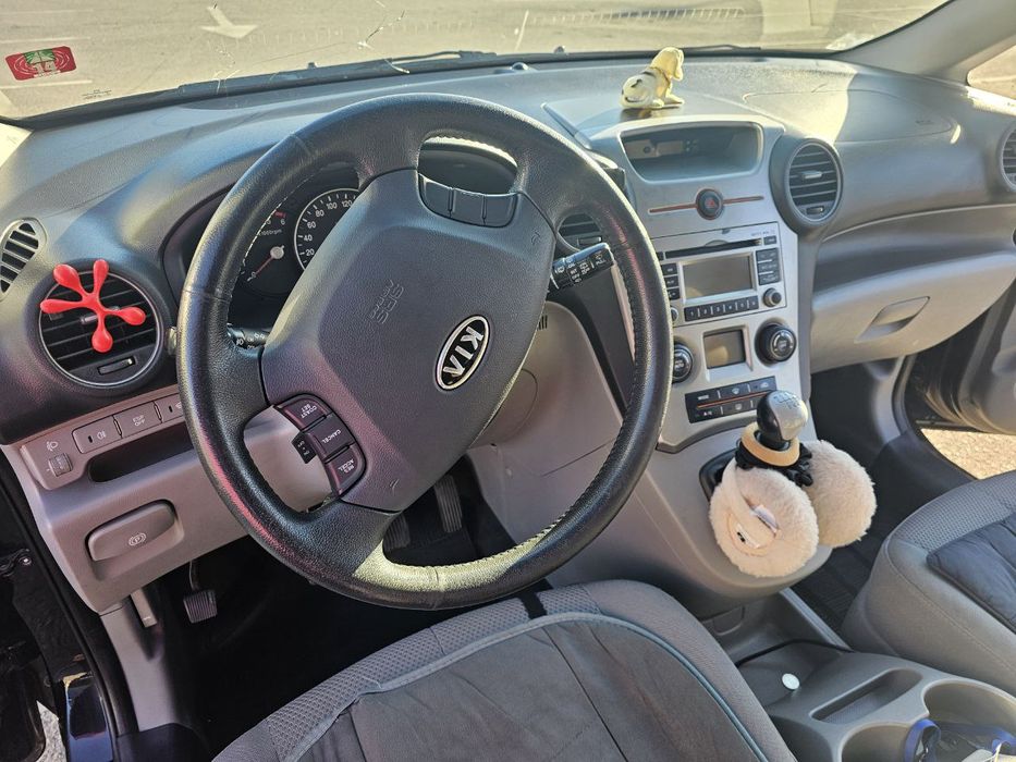 Кіа Carens 2009 рік