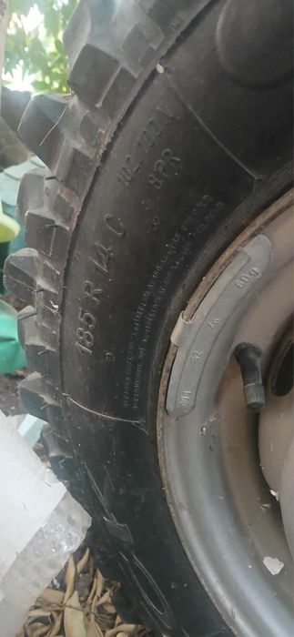 Pneus com jantes 185R14