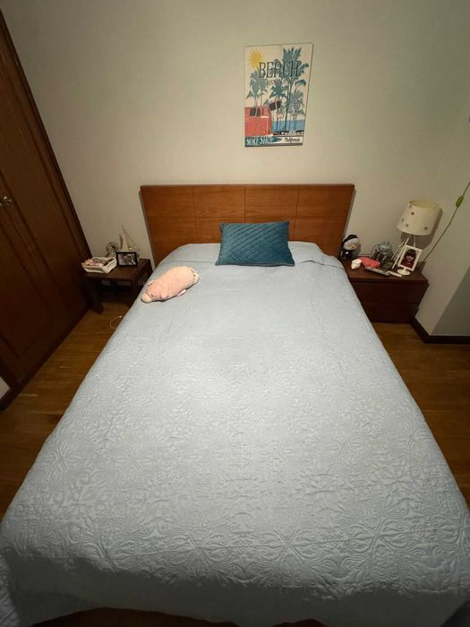 Vendo Cama de casal em madeira de cerejeira