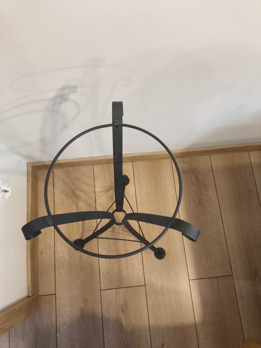 Stojak metalowy do doniczki