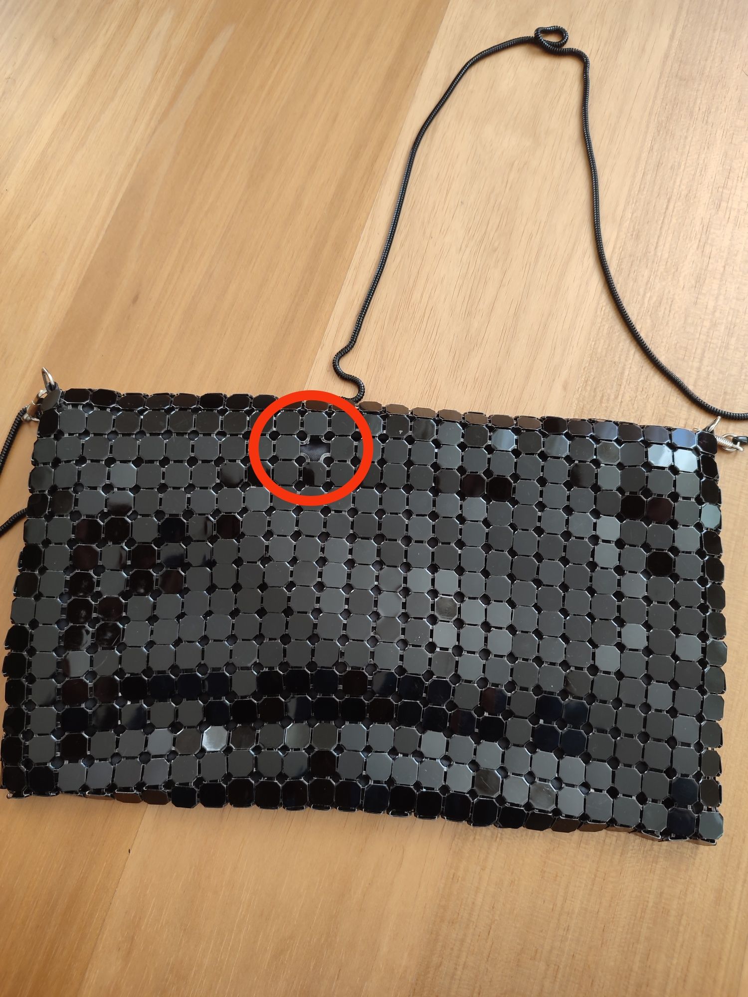 Pochete preta brilhante Parfois