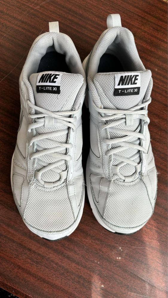 кросівки nike