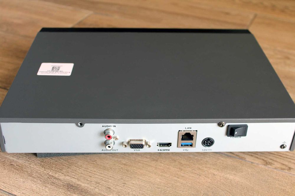 8 канальный видеорегистратор NVR Hikvision DS-7608NI-E1