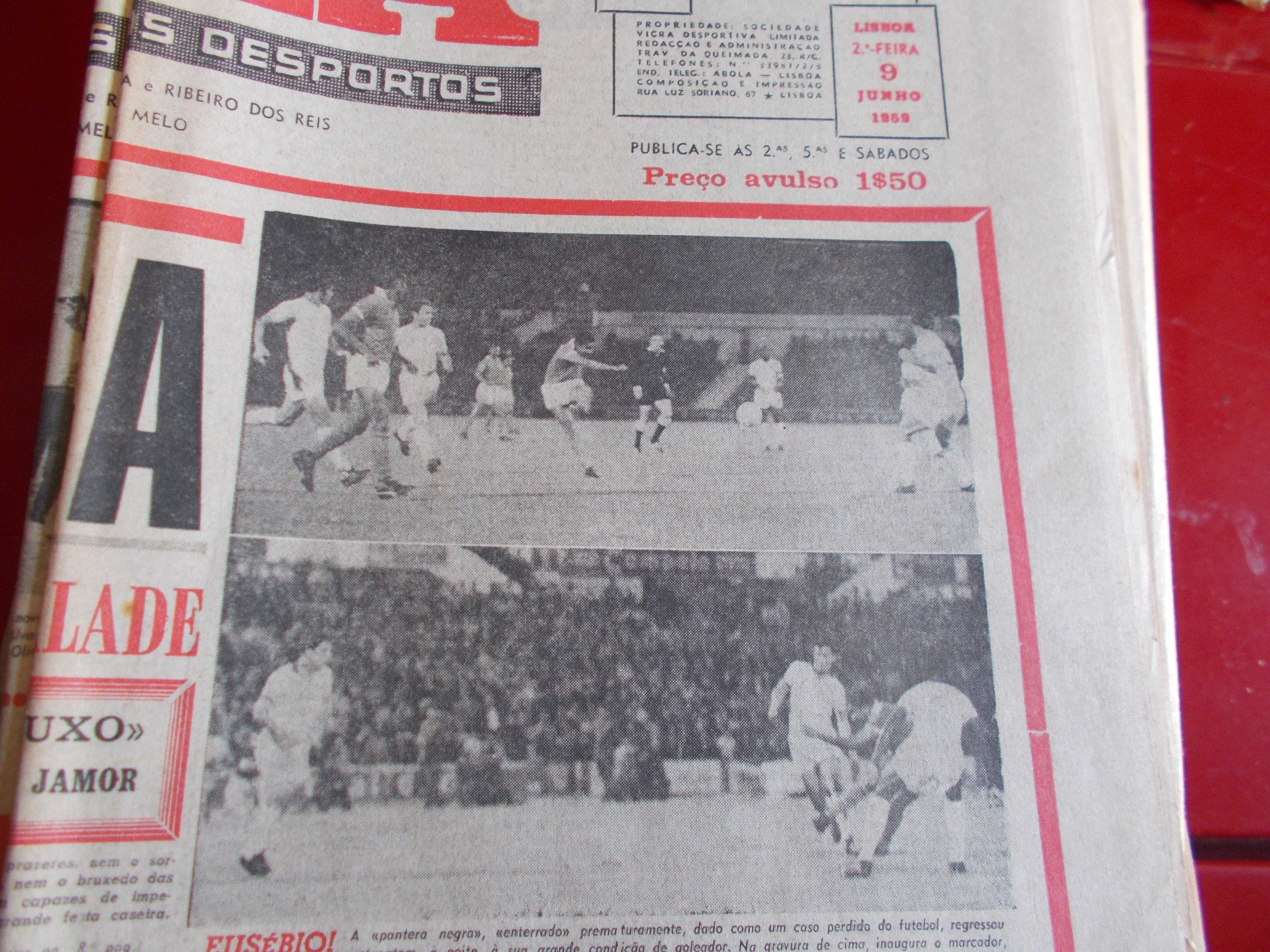 Lote 30 jornais A Bola 1969.