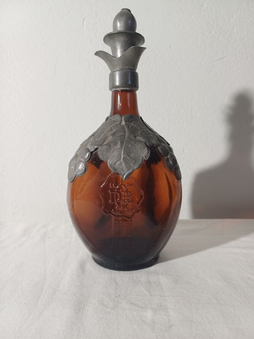 Stara karafka okuta cyna