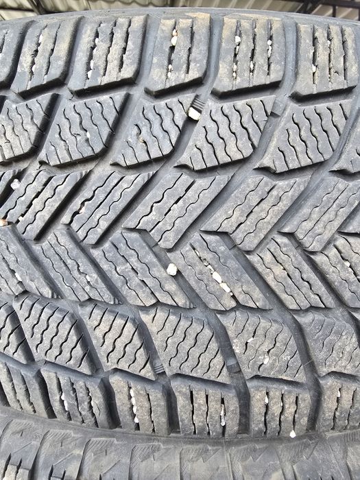 Продам резину Мишлен 265.60.18 зимние