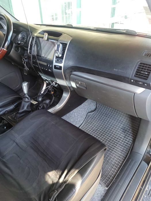 Продам автомобіль Toyota Land Cruiser Prado 2005