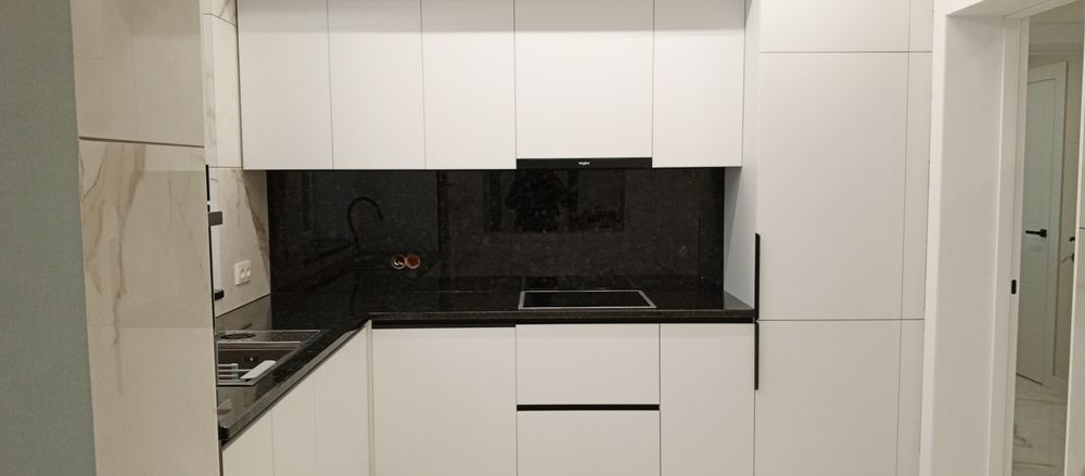 Стільниці, підвіконня, стіл з граніту