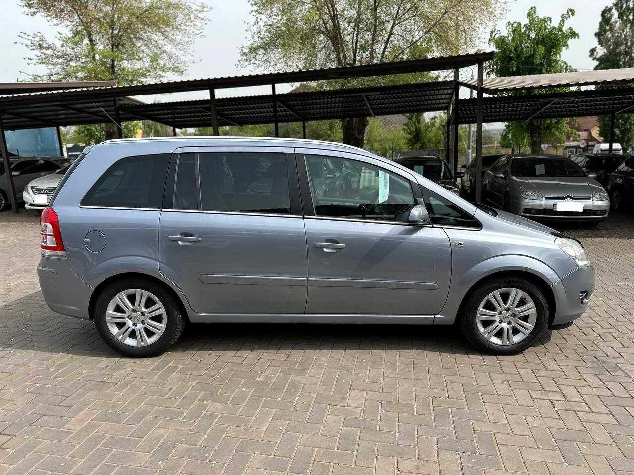 Opel Zafira 2009p