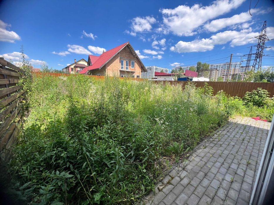 Таун в Бучі з частковим ремонтом,поруч вся інфраструктура!Газ!