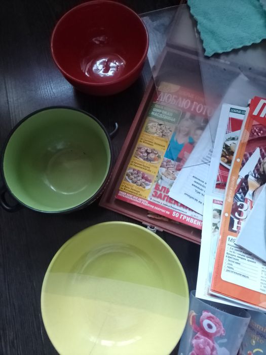 Набор посуды и предметов для кухни