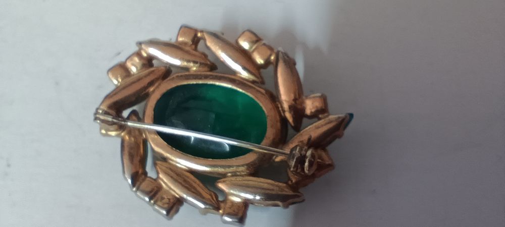 Продам вентажную брошку времён раннего СССР