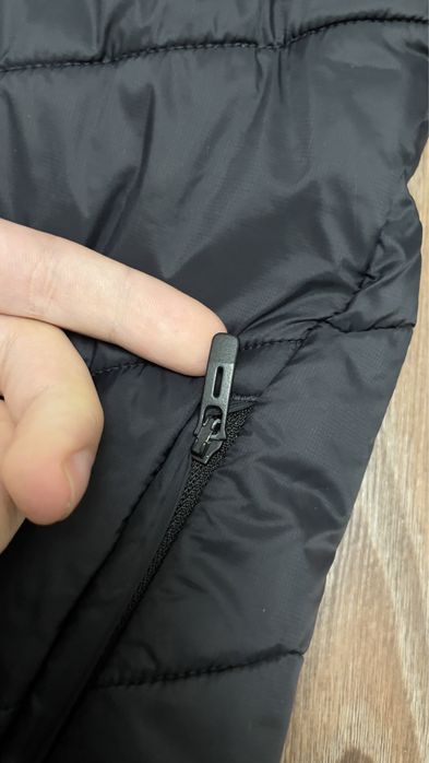 Продам чёрную куртку Puma