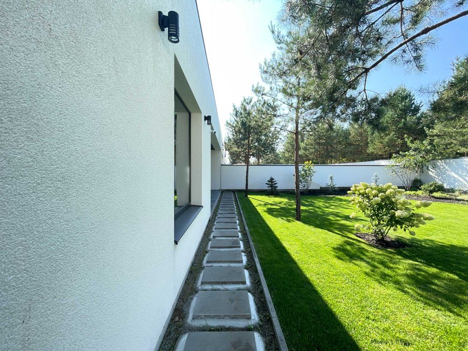 Одноповерховий котедж з ремонтом в КМ біля лісу!