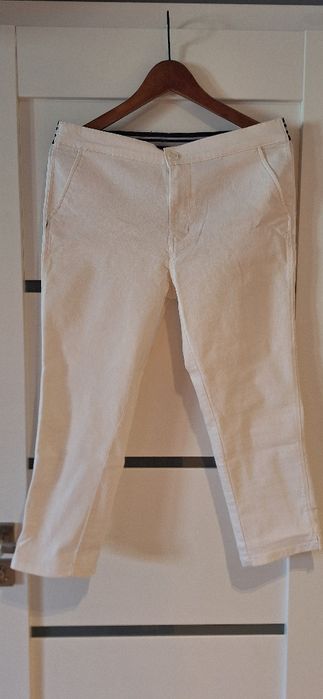 Białe spodnie 7/8