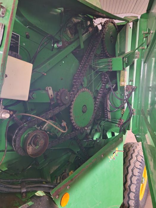 Enfardadeira John Deere 575