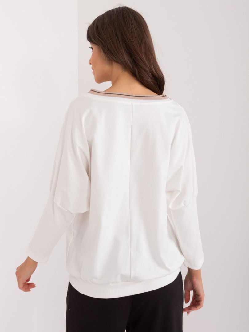 Bluzka oversize ecru, rekaw 3/4, dekolt w serek