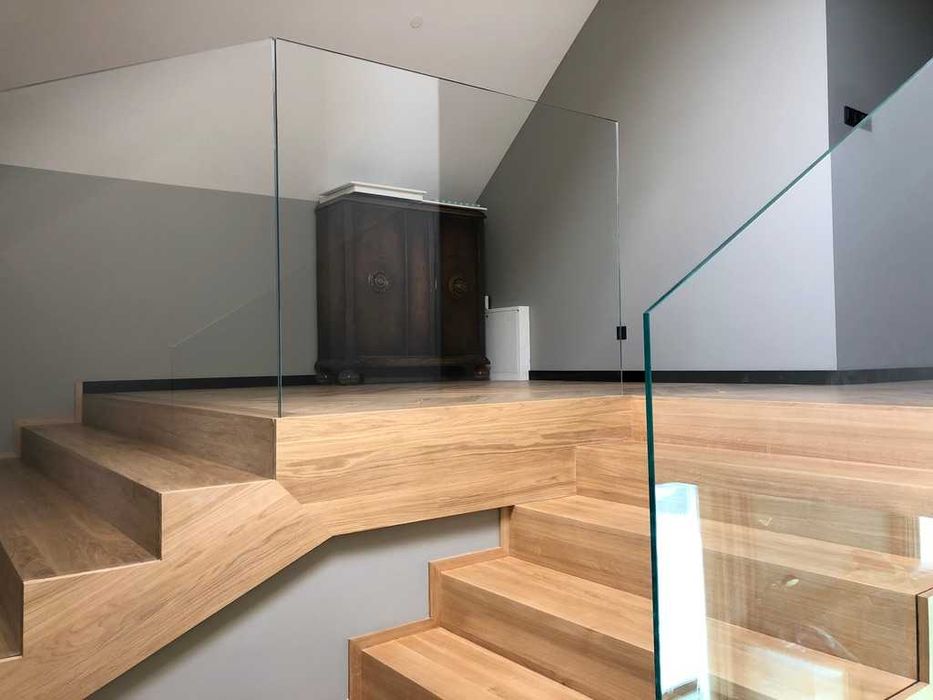 Schody dywanowe dębowe wewnętrzne