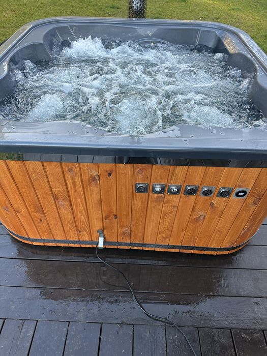 Jacuzzi Wellness Balia Sauna Spa Ogrodowa Leżanka Akryl
