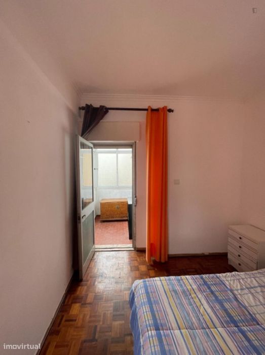 761905 - Quarto com cama de casal em...