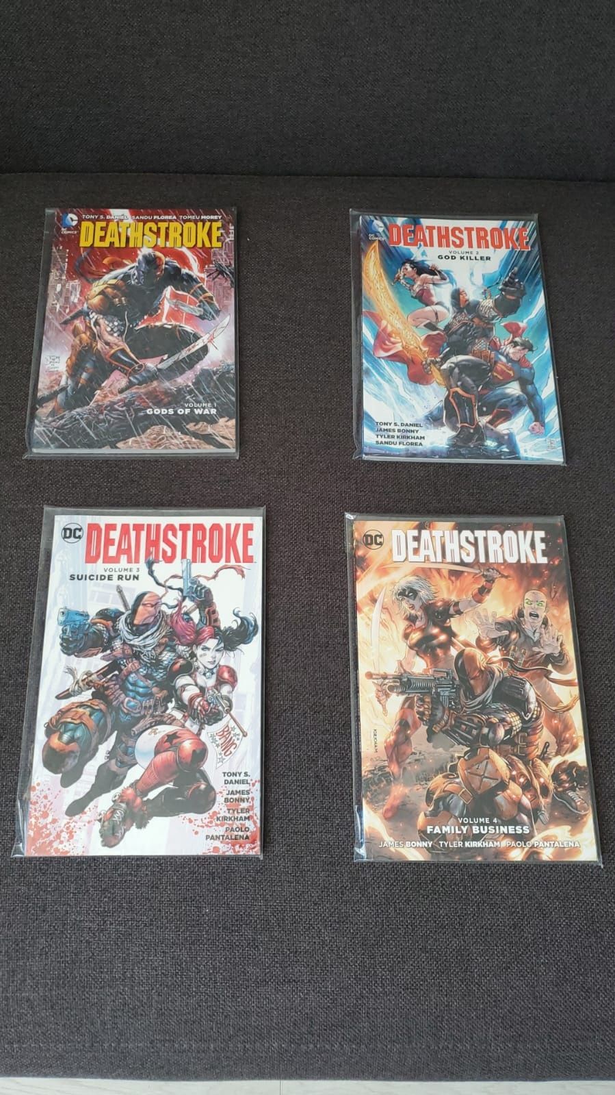 Комикс Deathstroke Vol. 1 - 4. New 52