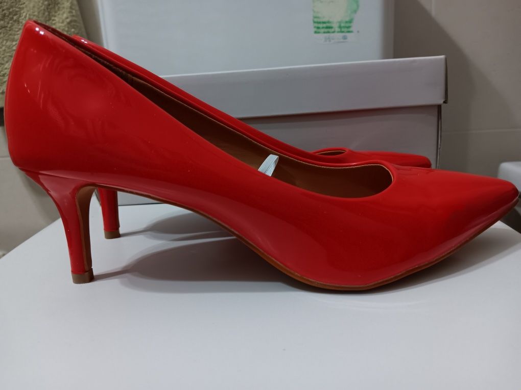 Sapatos salto - vermelho