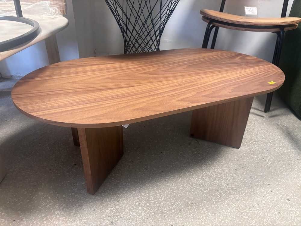 Owalny stolik kawowy z drewna Toni ława brąz 100x55x36cm