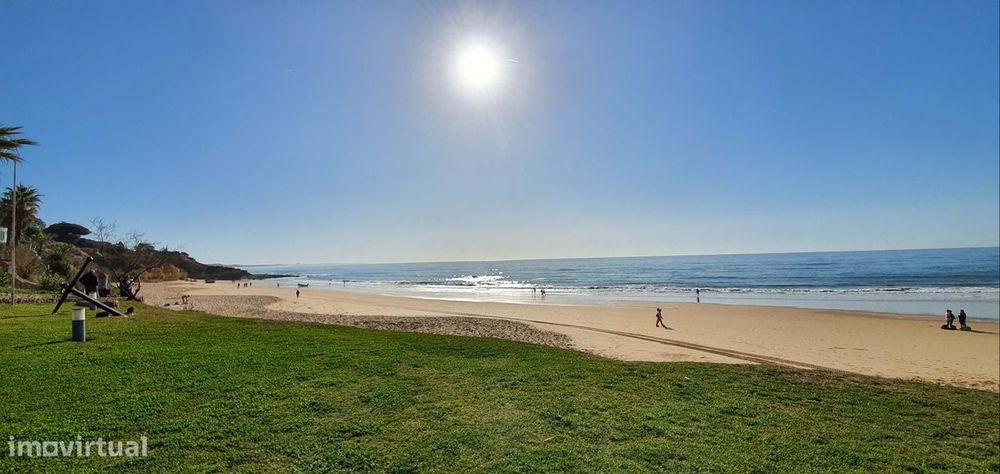 Moradia em primeira linha de mar com acesso direto á praia