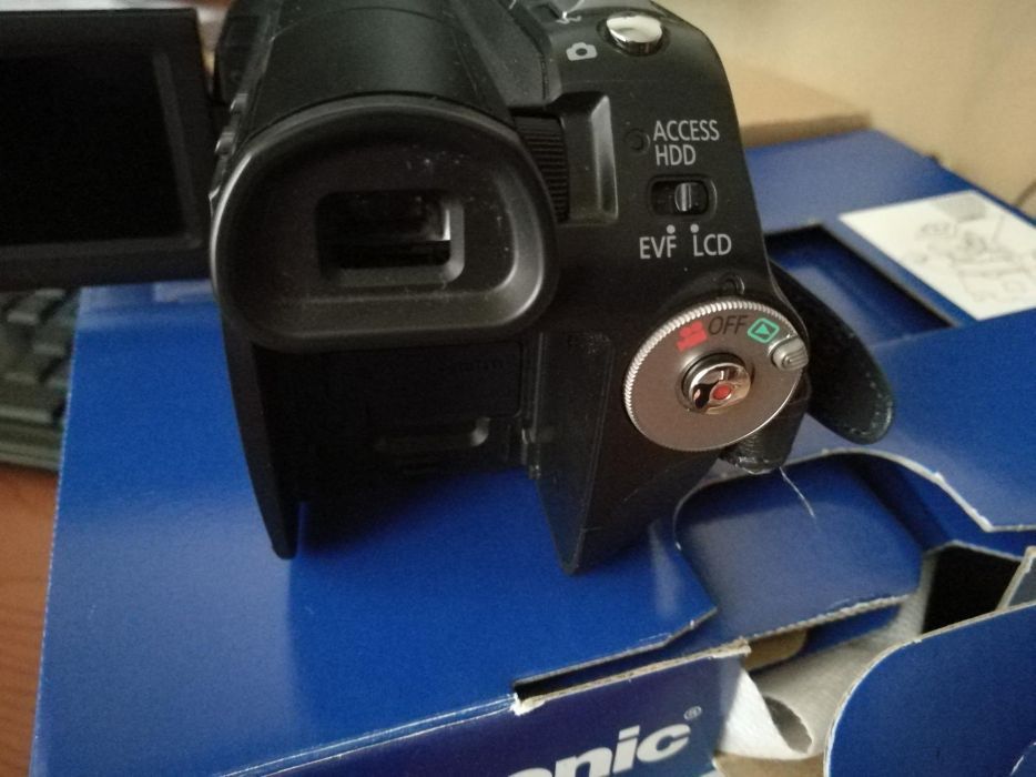 Видеокамера Panasonic HDC-HS100P HDD 60 Гб