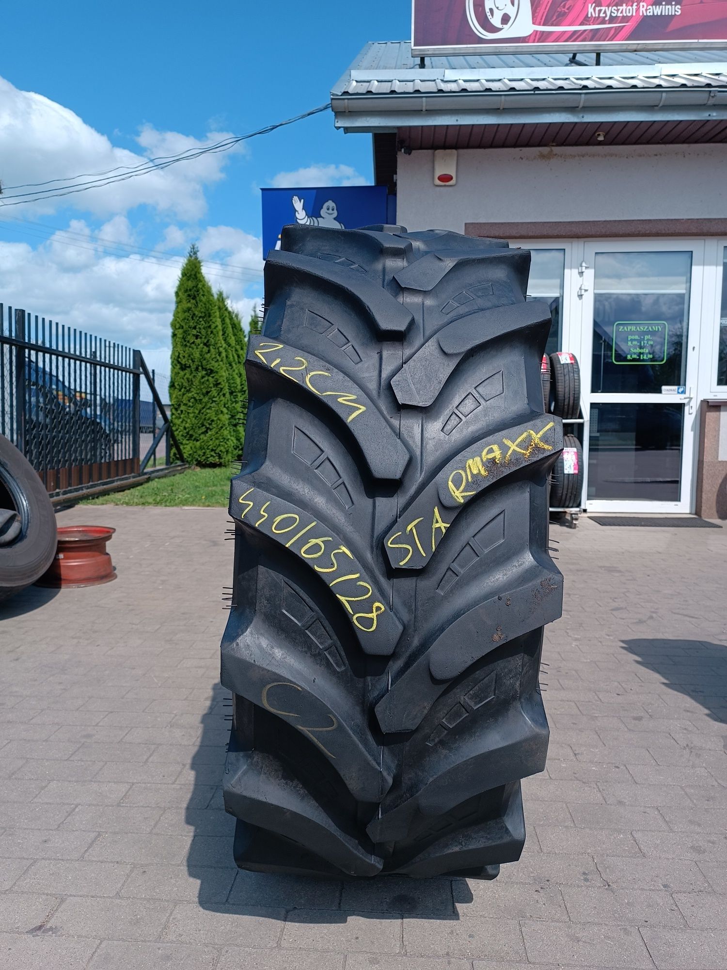 440/65R28 Starmaxx TR-110