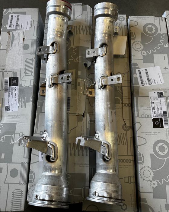 Труба повітряна до патрубка інтеркулера Sprinter W906 W907 319 318