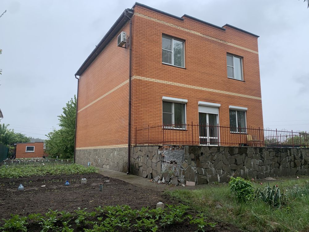 Продаж ділянки 20с з будинком 164м Погреби вул. Мічуріна