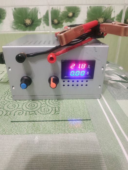 Зарядний пристрій /Блок живлення, зарядка для акумулятора блок питания