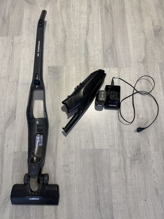 Пилесос аккумуляторный Samsung SS60M6015KG