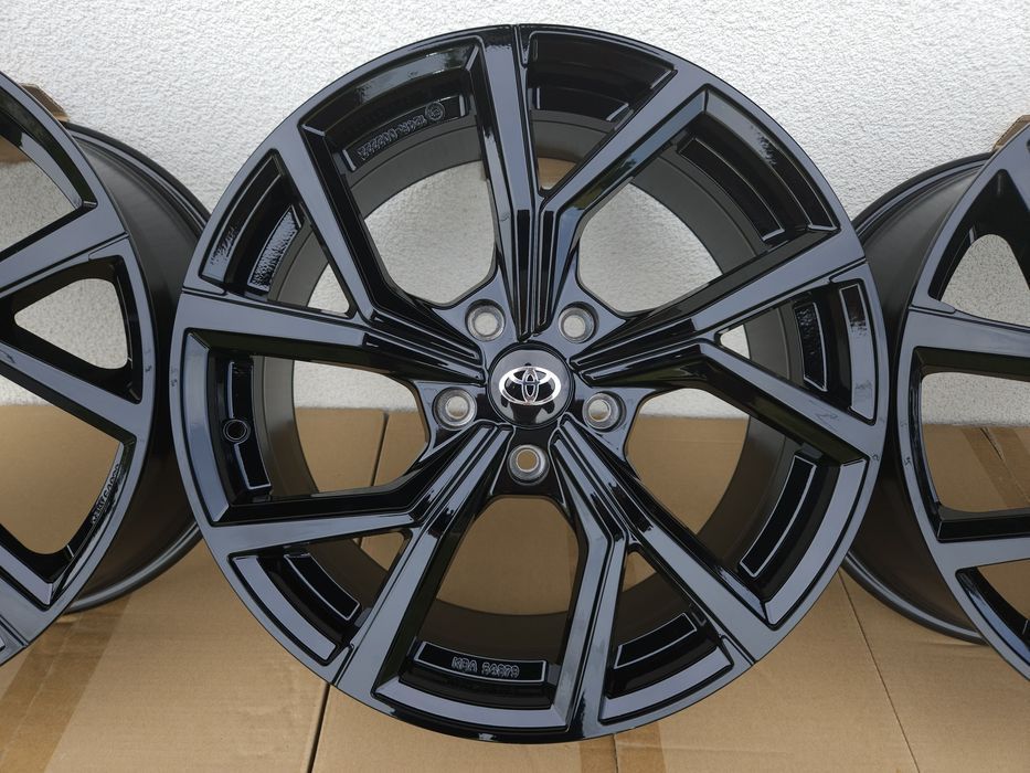Toyota 18 " Nowe 5x114,3 C-HR Yaris Cross CHR Alufelgi Czarne Felgi