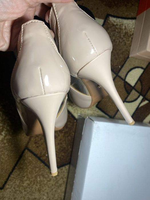 Туфлі на підборах на 39 розмір