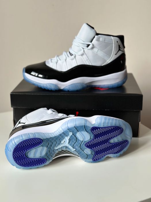 Чоловічі кросівки Air Jordan 11 Retro Black white кроссовки